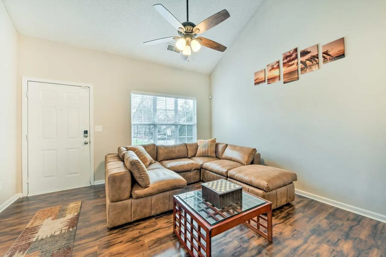 Holiday home Chic Charlotte Townhome With Community Pool United States
