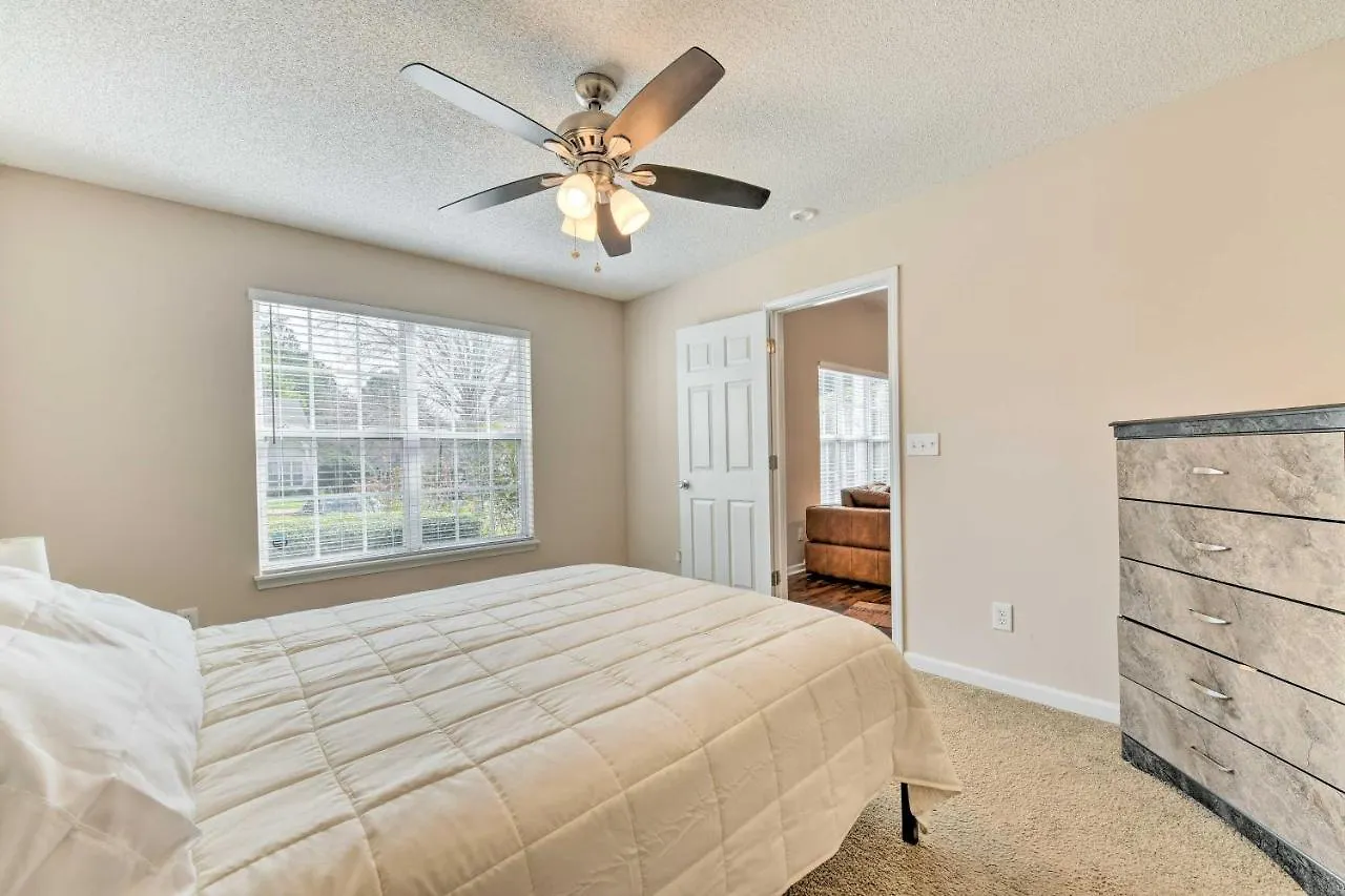 Chic Charlotte Townhome With Community Pool 0*,