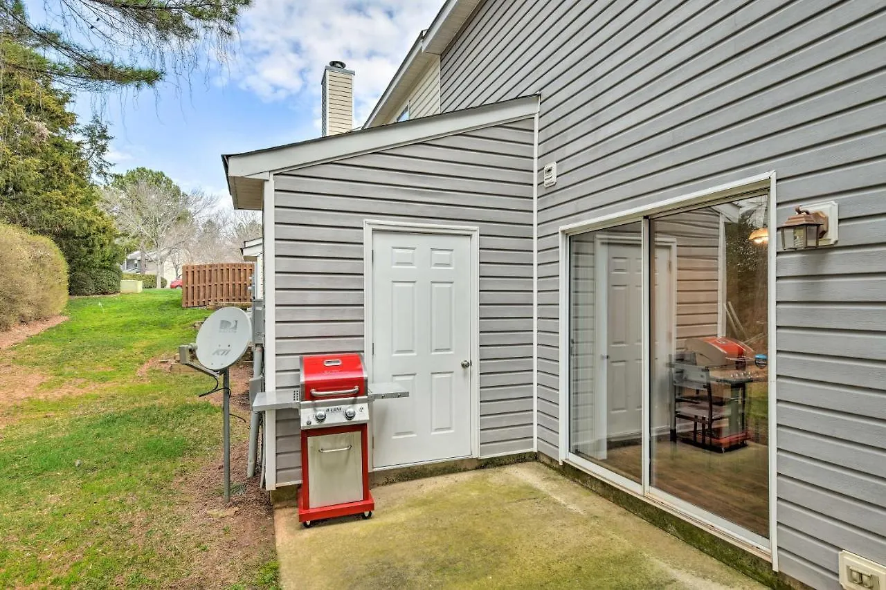 Holiday home Chic Charlotte Townhome With Community Pool