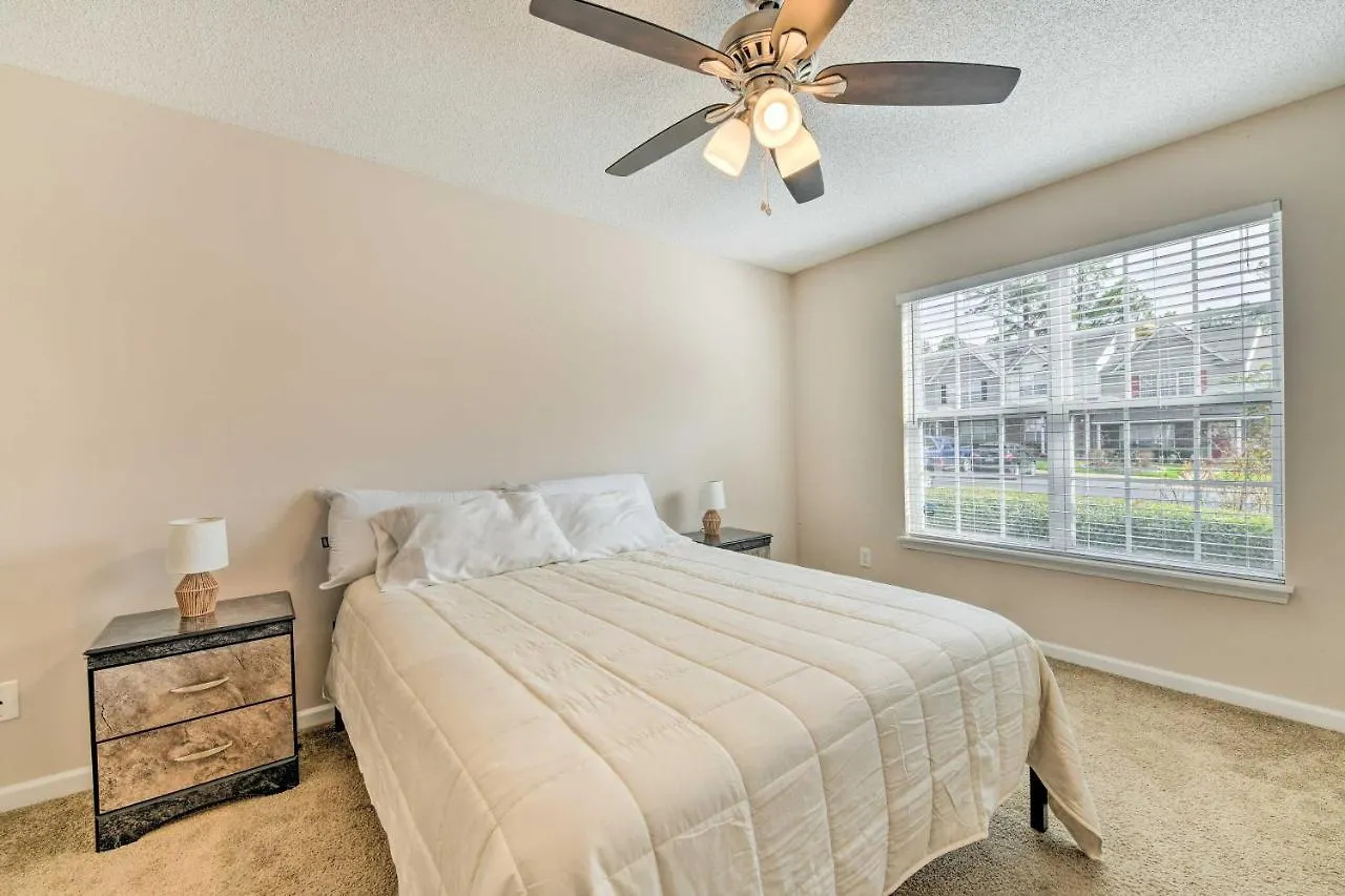 Holiday home Chic Charlotte Townhome With Community Pool